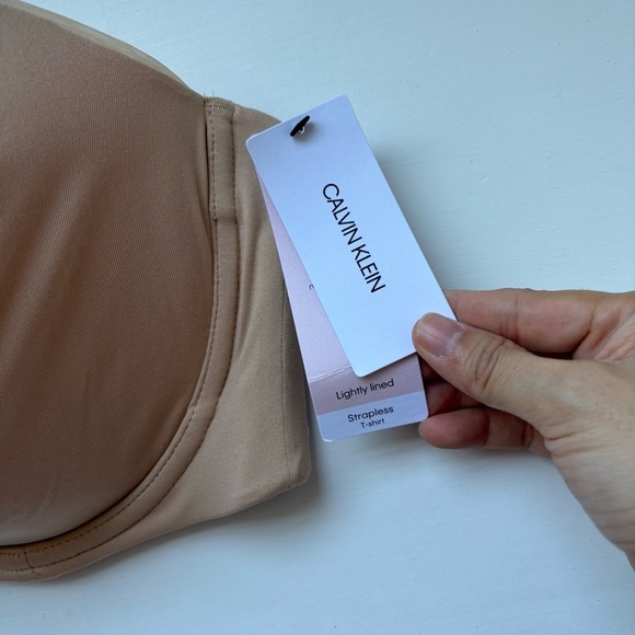 Calvin Klein Women's Tan Strapless Bra Sz 40D New - Picture 4 of 6